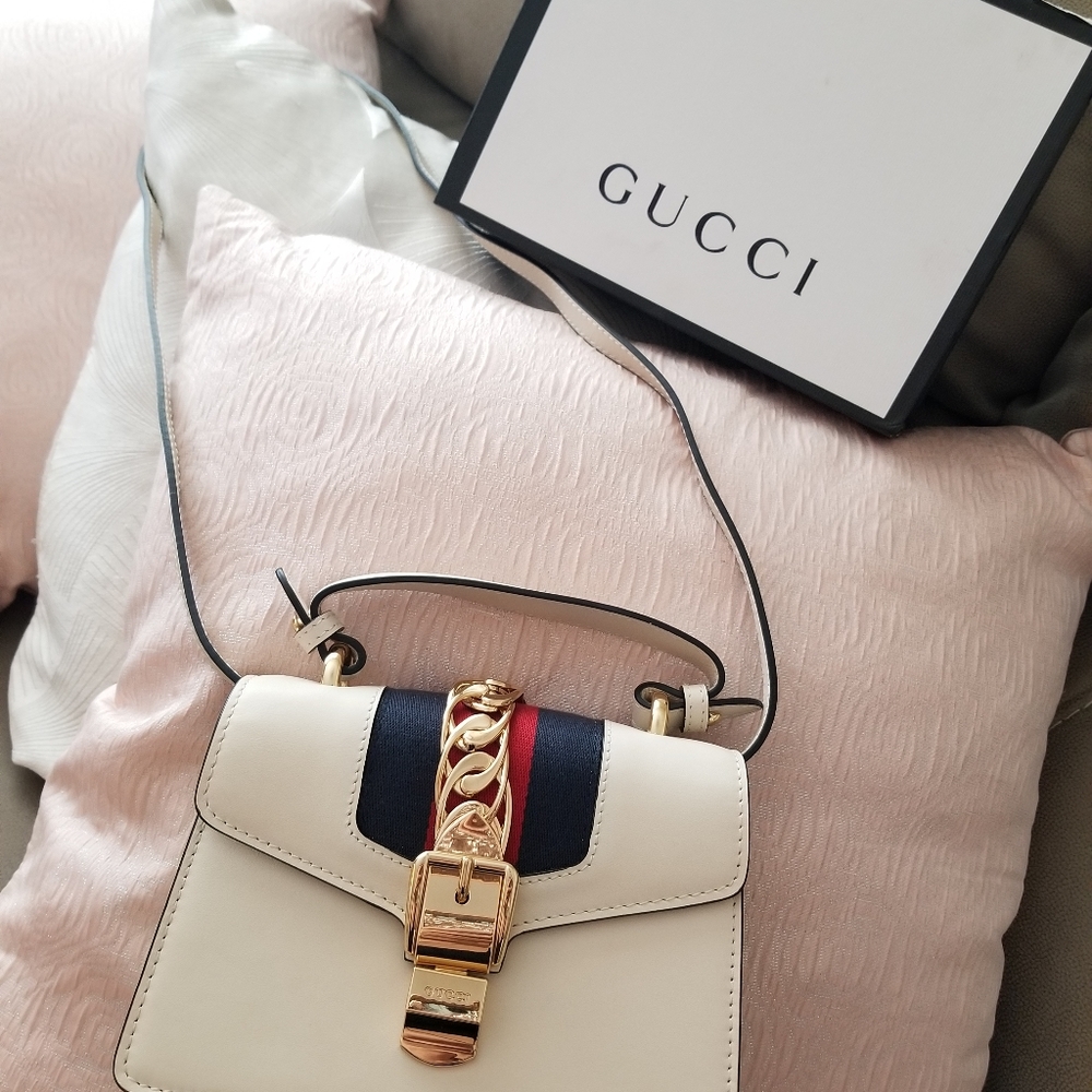 Gucci - Picture 3 of 4